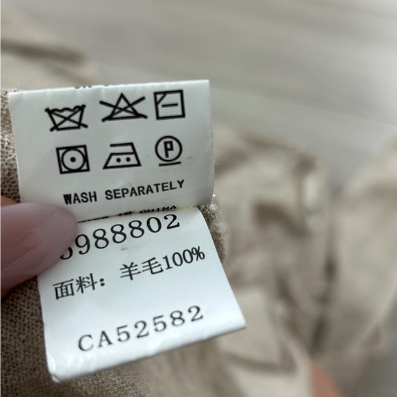 JNBY Cream V-neck Cinched Side Wool Sweater - Picture 8 of 12